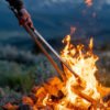 Donkey Long Tong 32 Zoll – handgefertigte Feuerzange aus Edelstahl und weißer Eiche